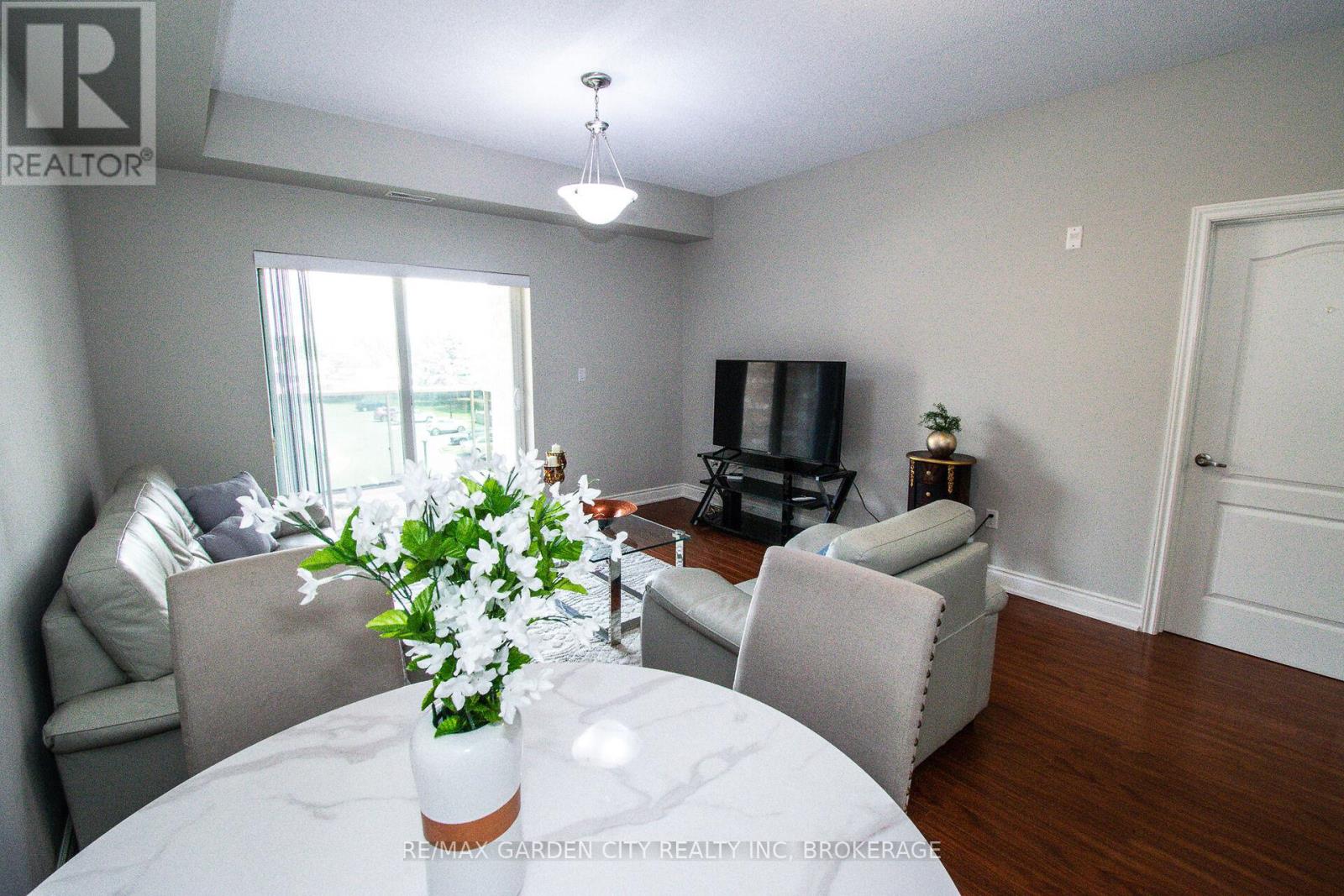 Photo 14 of 320 8111 Forest Glen Drive, Niagara Falls ON