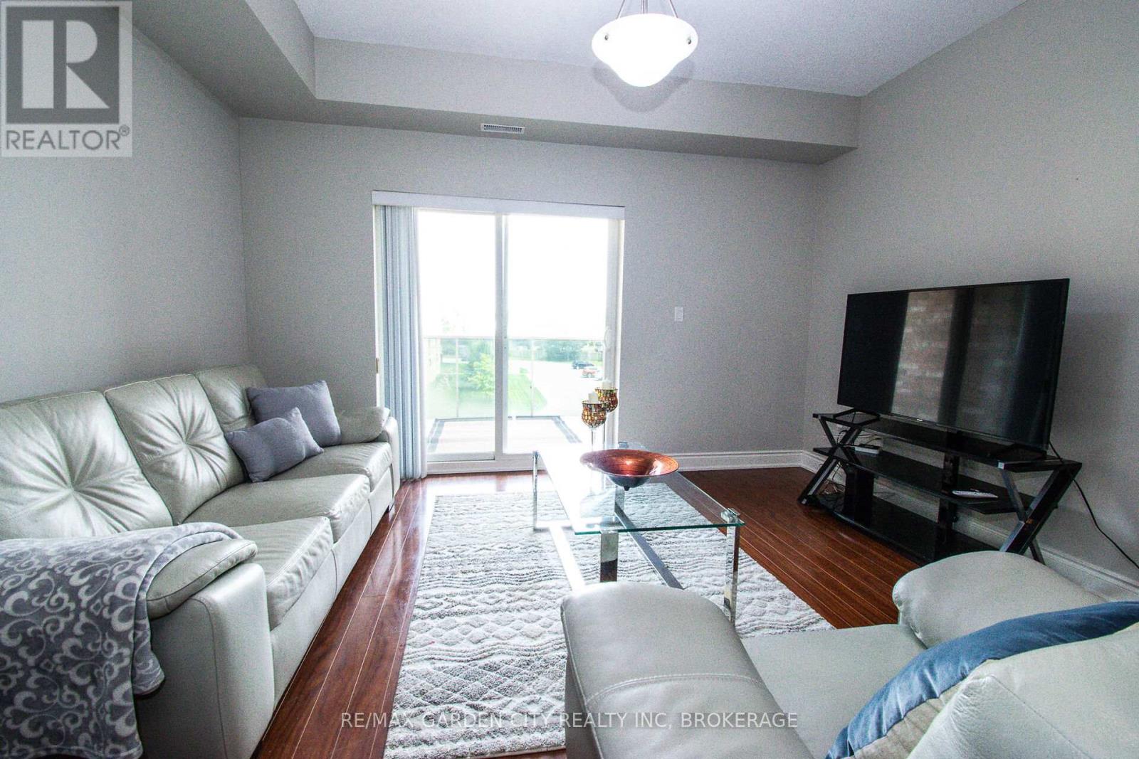 Photo 15 of 320 8111 Forest Glen Drive, Niagara Falls ON