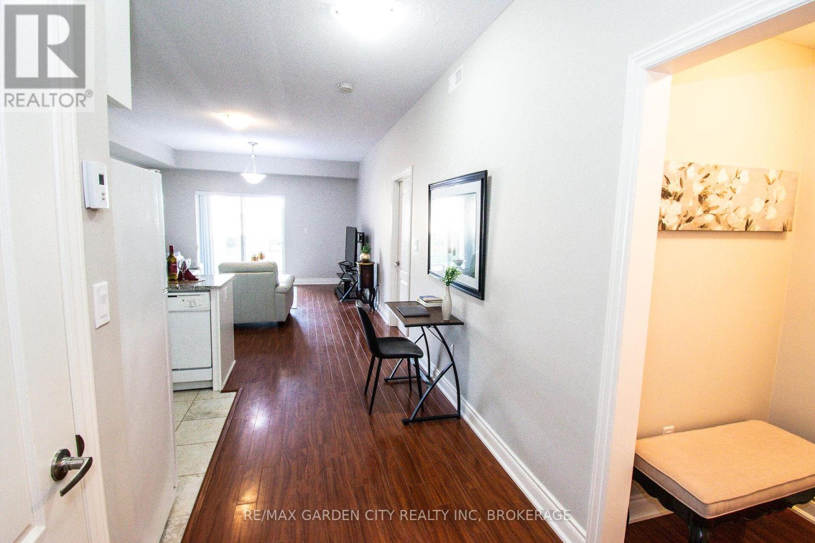 Photo 3 of 320 8111 Forest Glen Drive, Niagara Falls ON