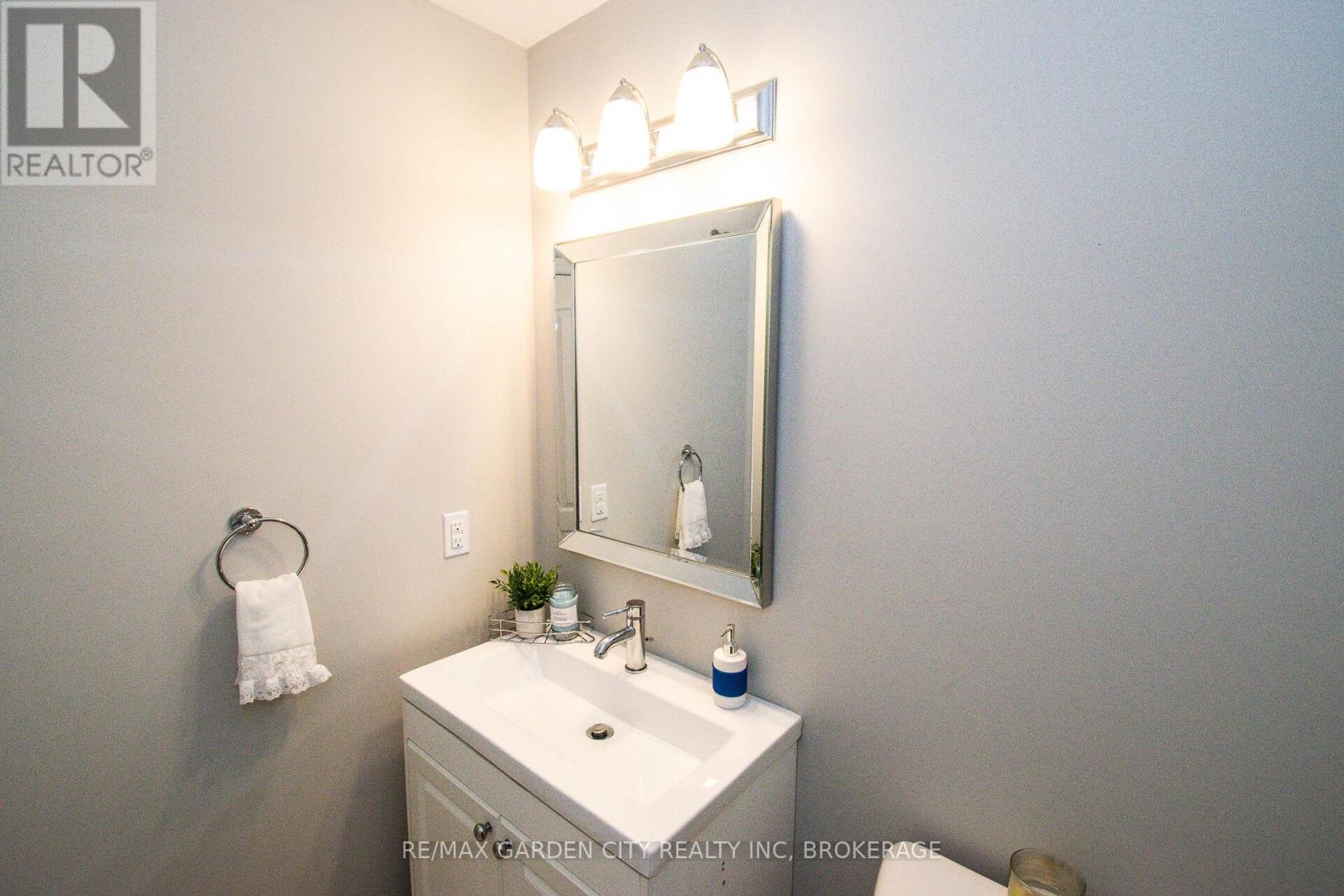 Photo 30 of 320 8111 Forest Glen Drive, Niagara Falls ON