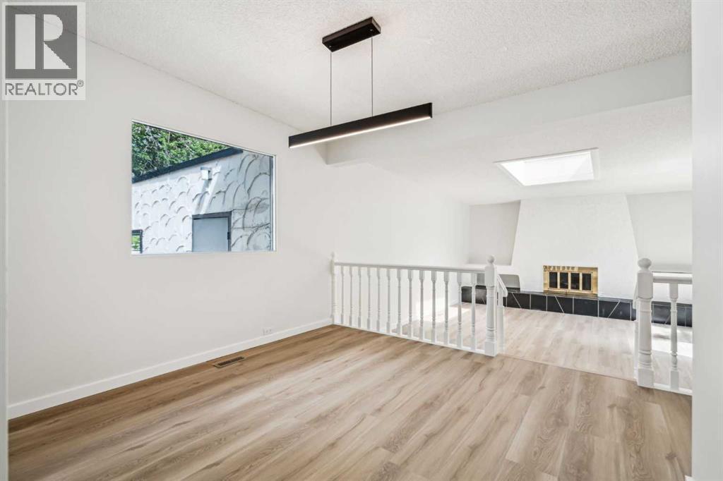 Single Family House Bungalow for Sale in  Dalgleish Bay NW Dalhousie Calgary 