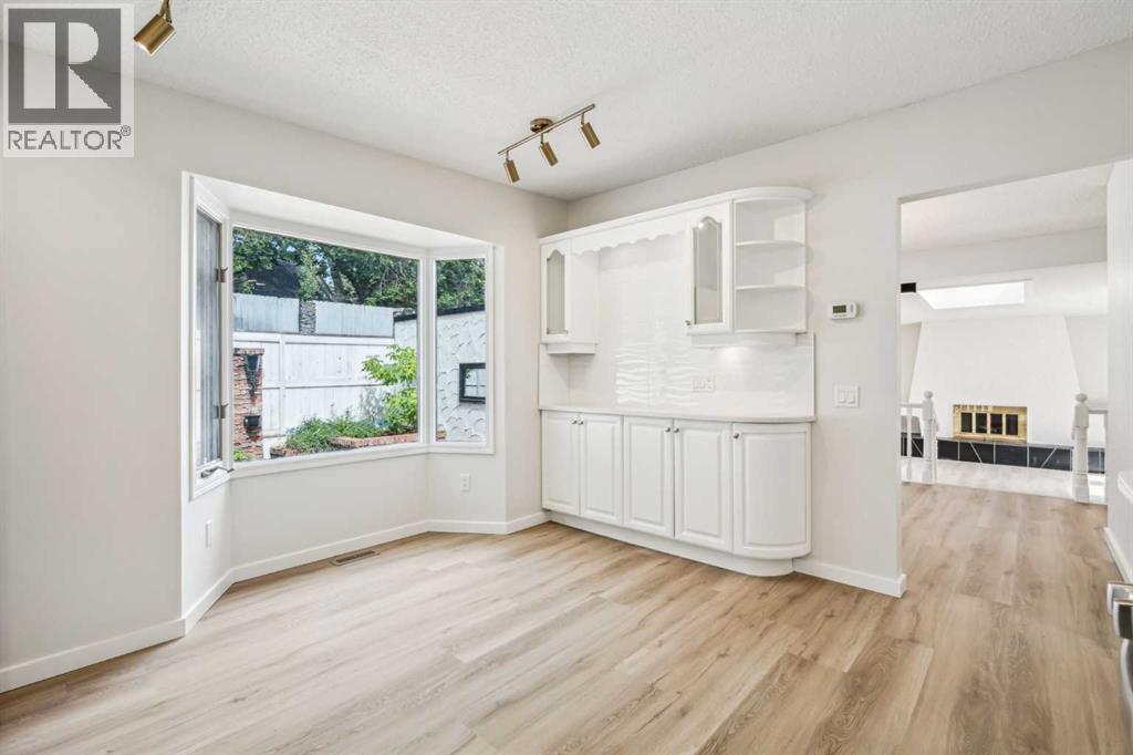 Single Family House Bungalow for Sale in  Dalgleish Bay NW Dalhousie Calgary 