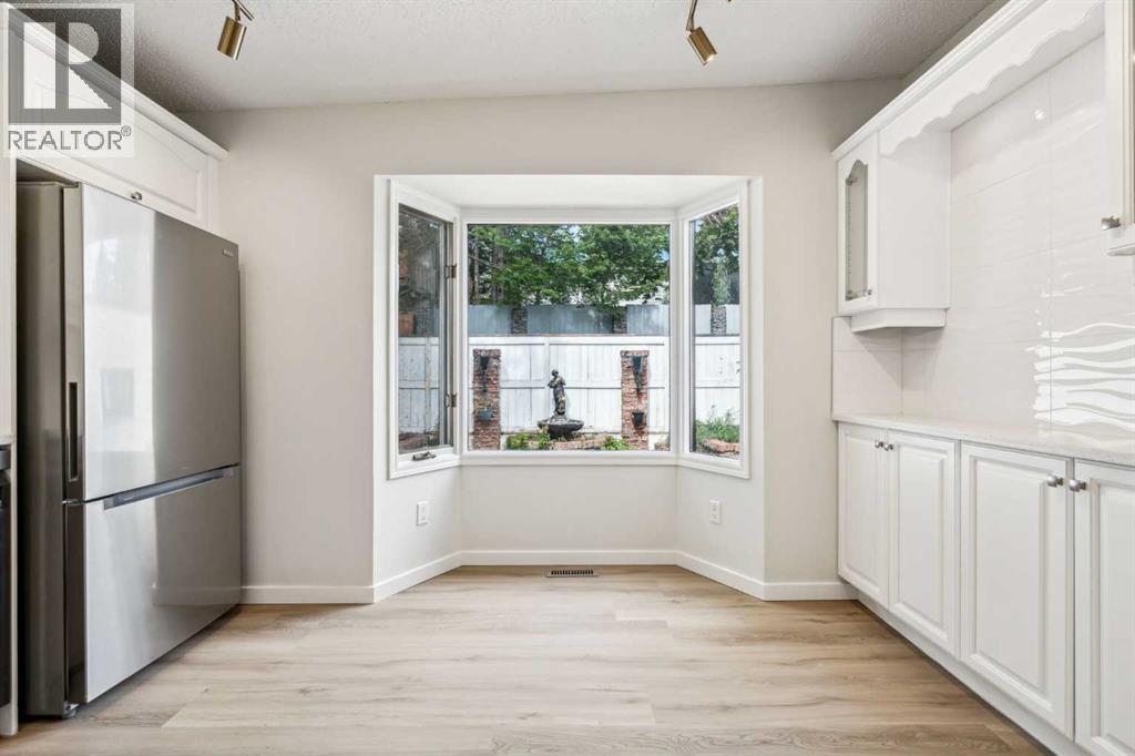 Single Family House Bungalow for Sale in  Dalgleish Bay NW Dalhousie Calgary 