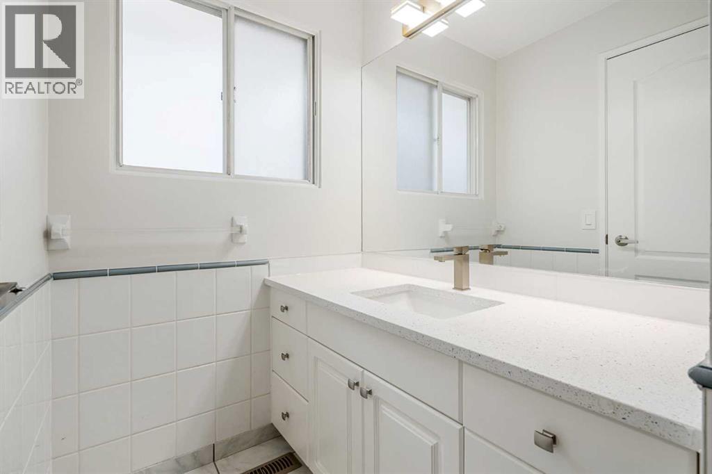Single Family House Bungalow for Sale in  Dalgleish Bay NW Dalhousie Calgary 
