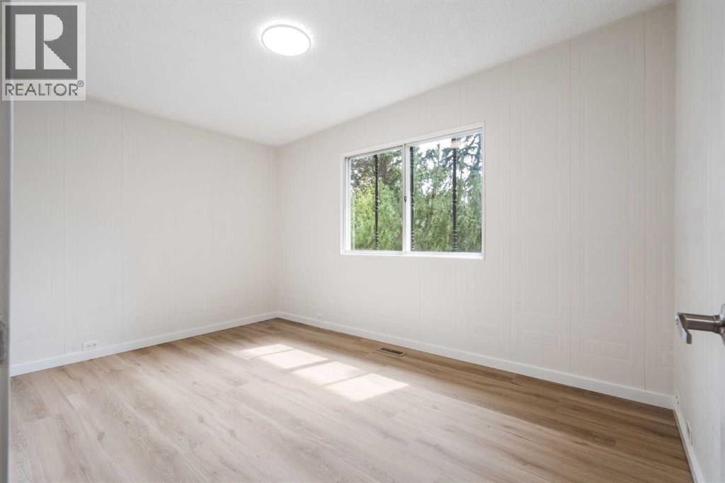Single Family House Bungalow for Sale in  Dalgleish Bay NW Dalhousie Calgary 
