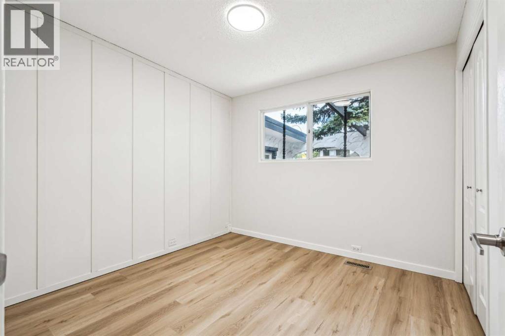 Single Family House Bungalow for Sale in  Dalgleish Bay NW Dalhousie Calgary 