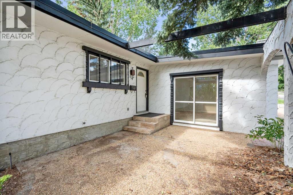 Single Family House Bungalow for Sale in  Dalgleish Bay NW Dalhousie Calgary 