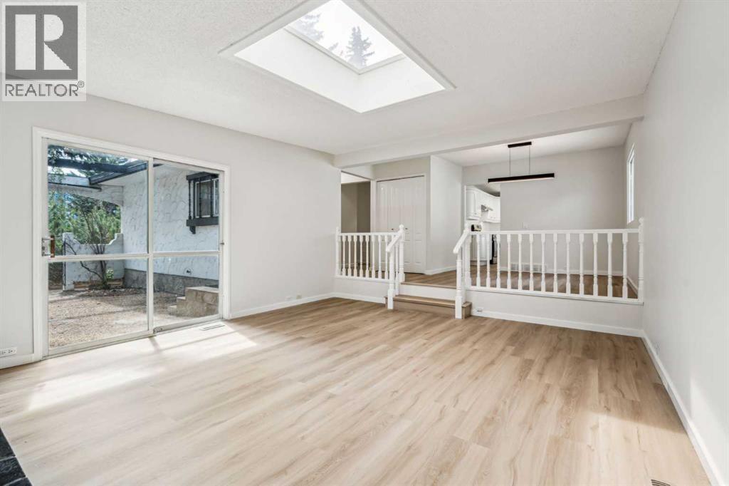 Single Family House Bungalow for Sale in  Dalgleish Bay NW Dalhousie Calgary 