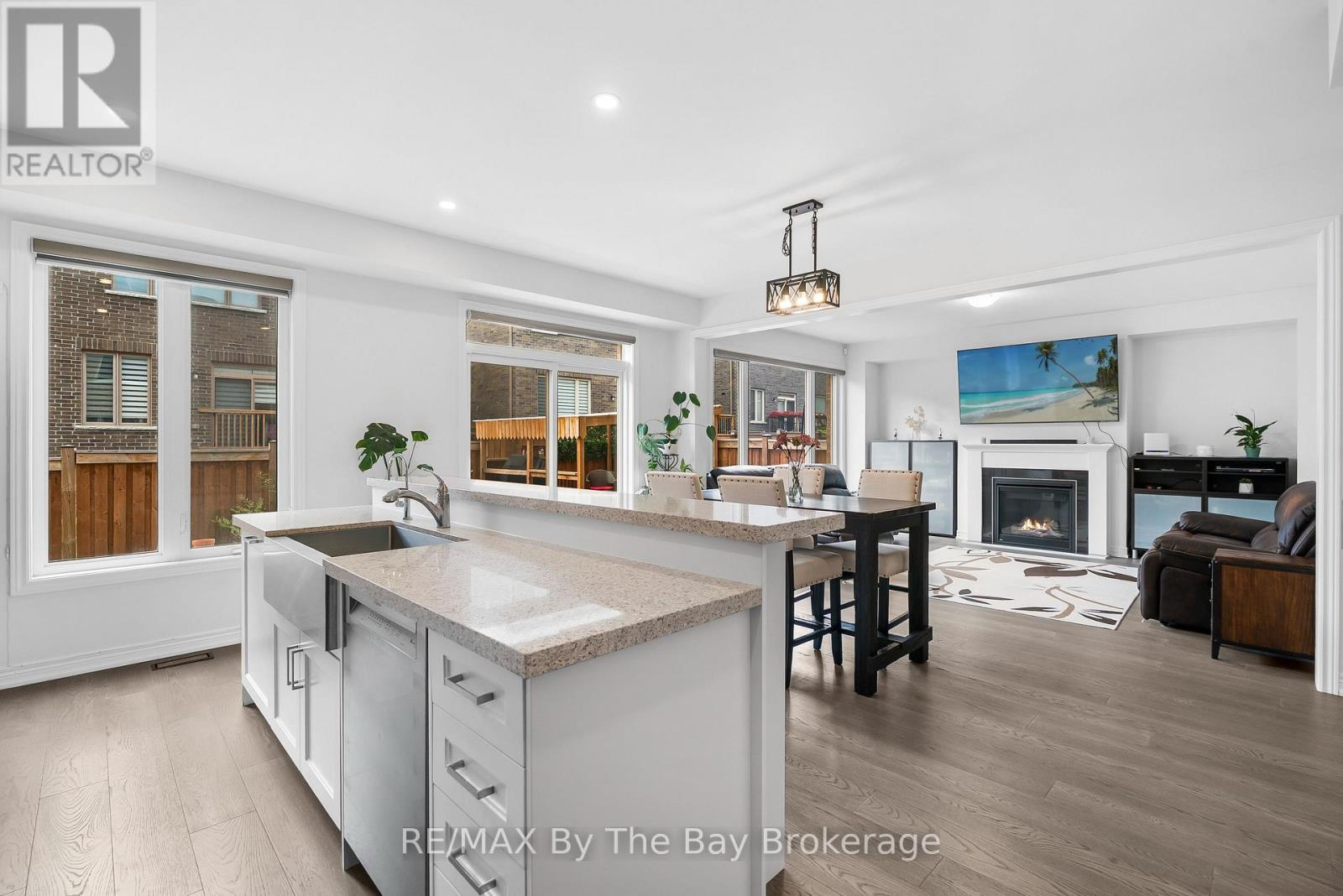 Photo 30 of 28 Frederick Taylor Way, East Gwillimbury ON