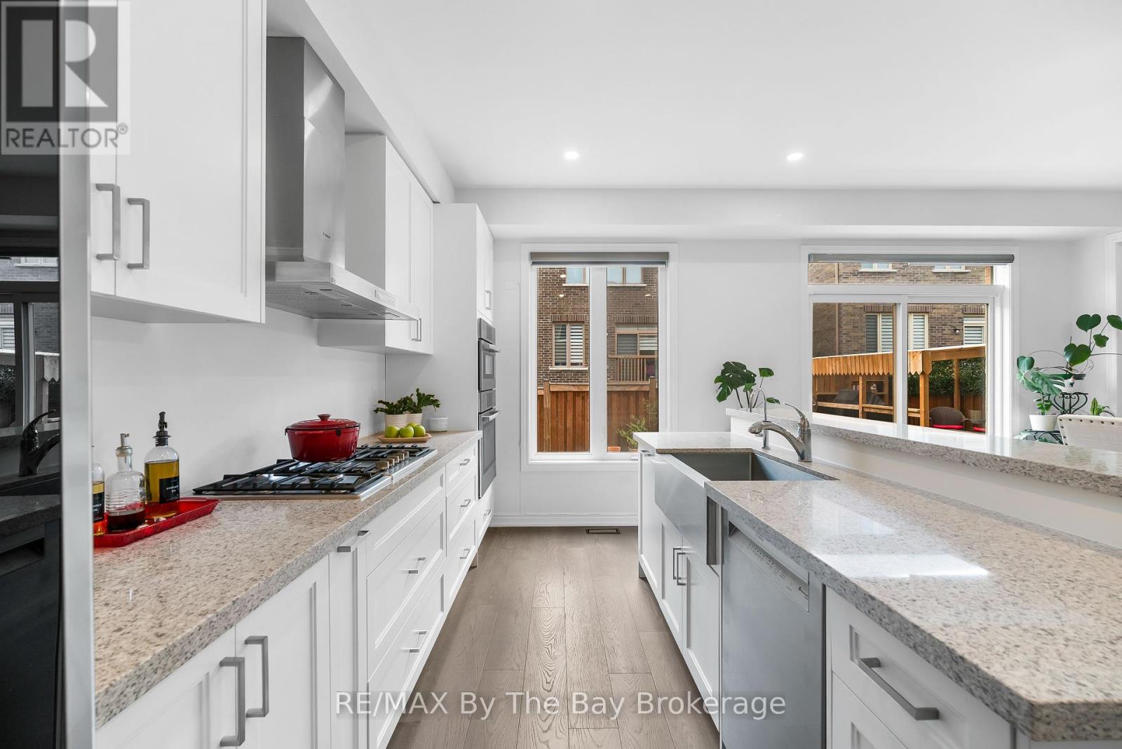 Photo 49 of 28 Frederick Taylor Way, East Gwillimbury ON