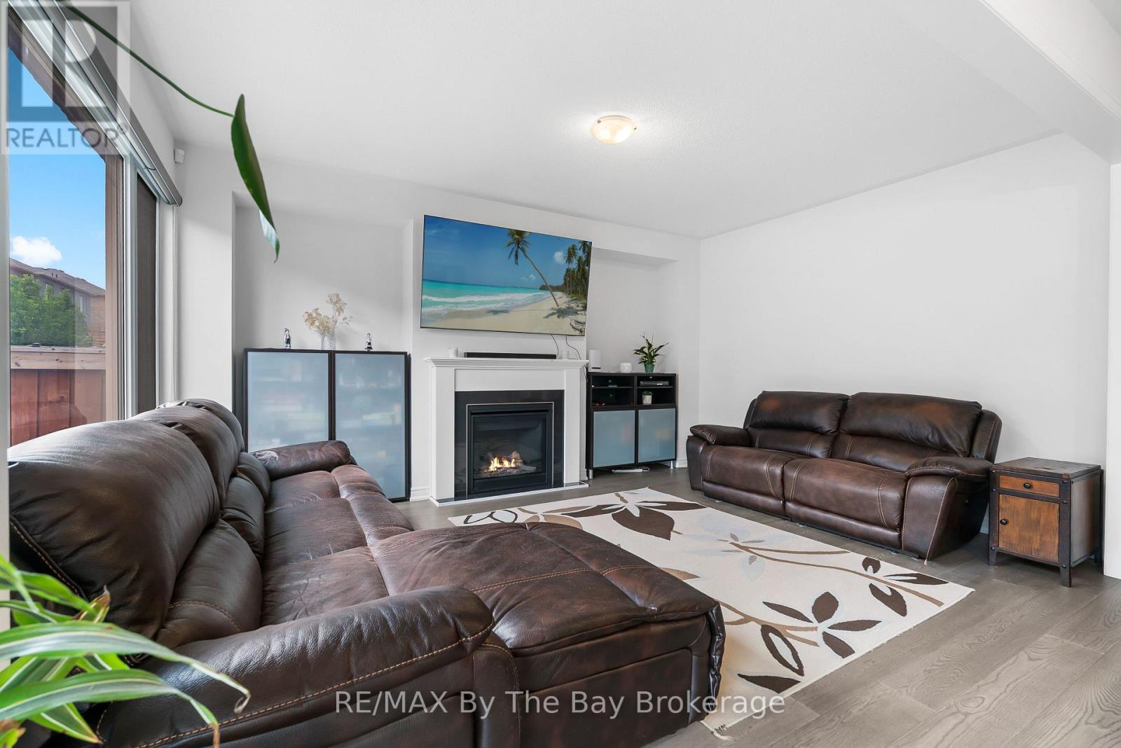 Photo 18 of 28 Frederick Taylor Way, East Gwillimbury ON