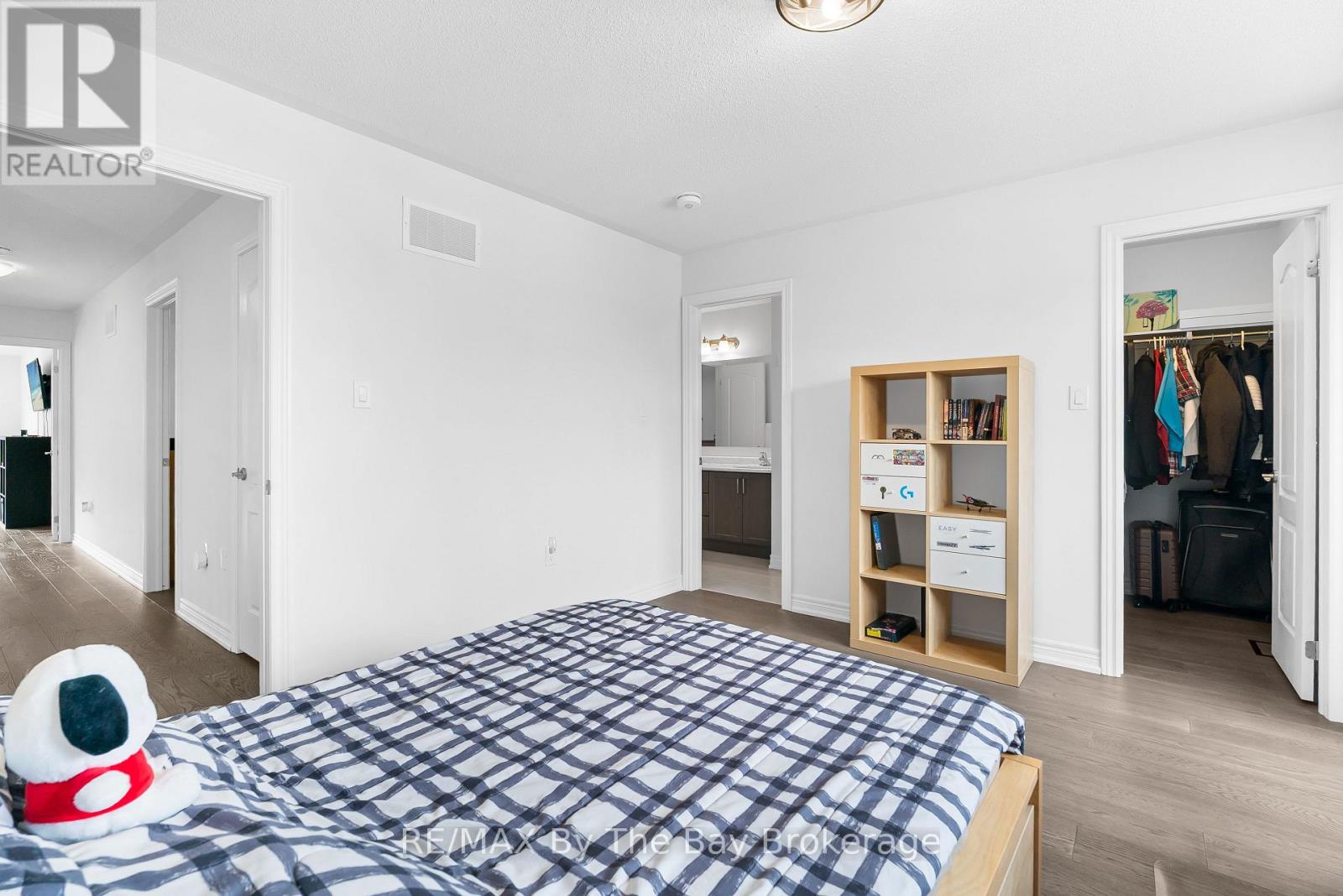 Photo 24 of 28 Frederick Taylor Way, East Gwillimbury ON