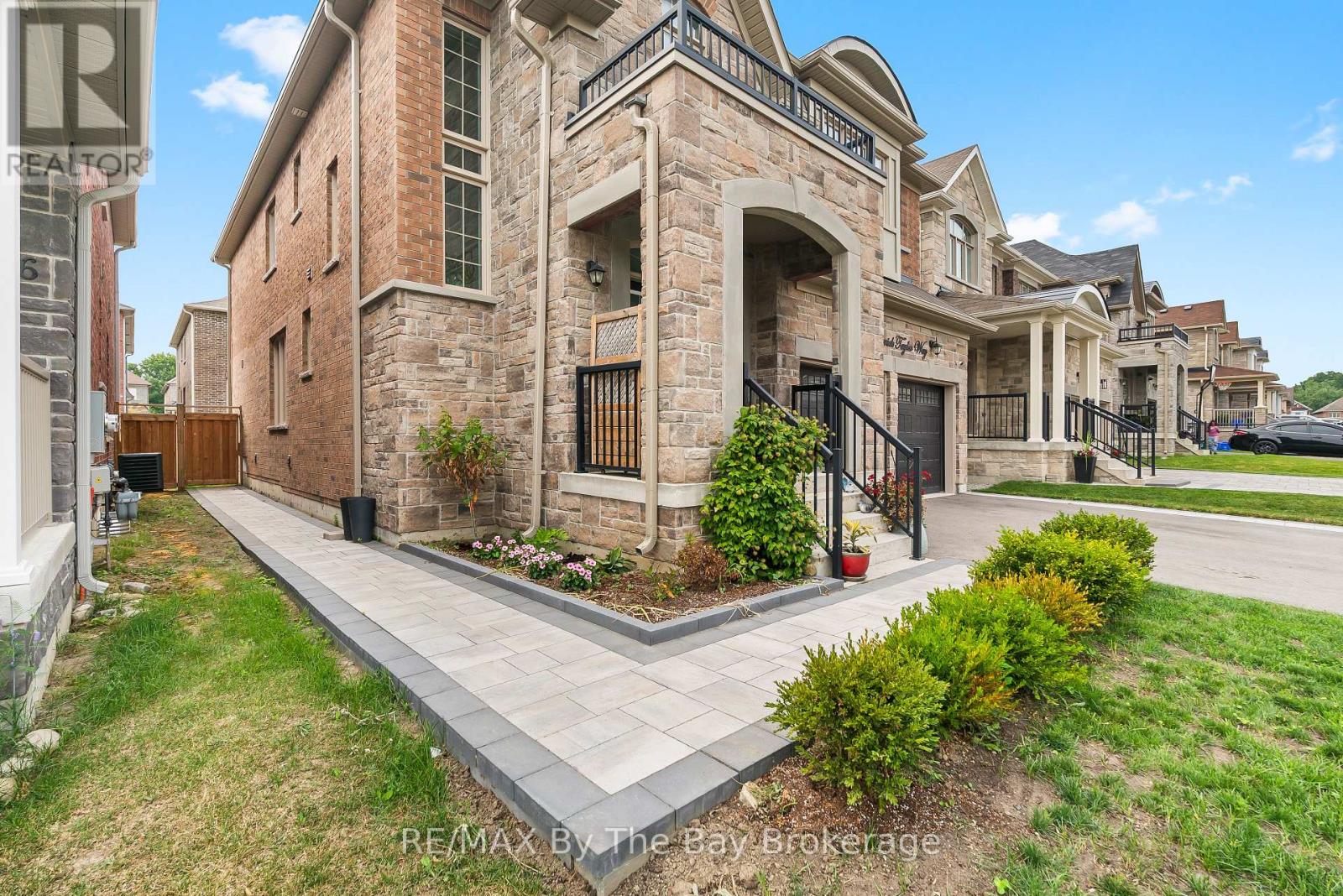 Photo 44 of 28 Frederick Taylor Way, East Gwillimbury ON