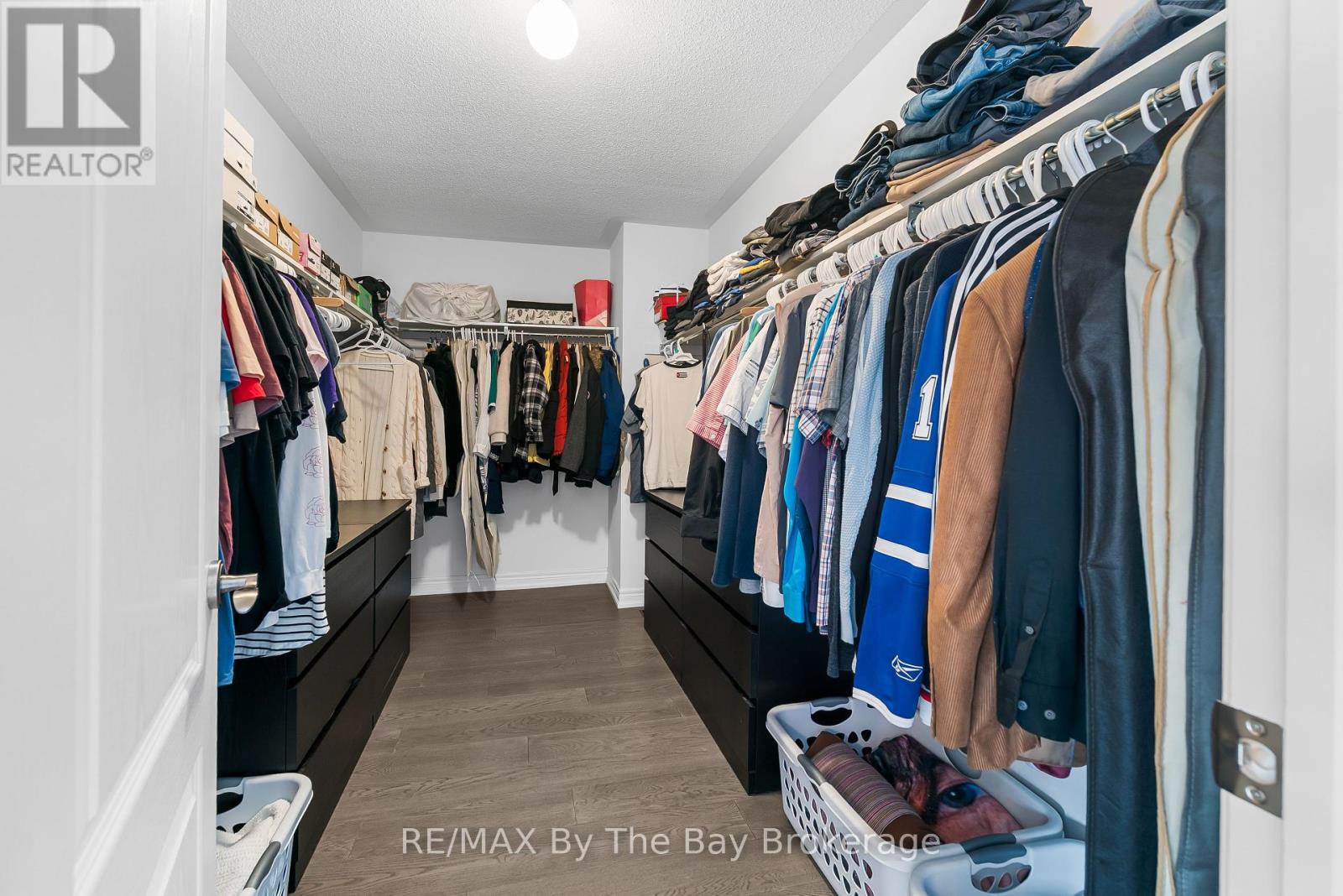 Photo 7 of 28 Frederick Taylor Way, East Gwillimbury ON