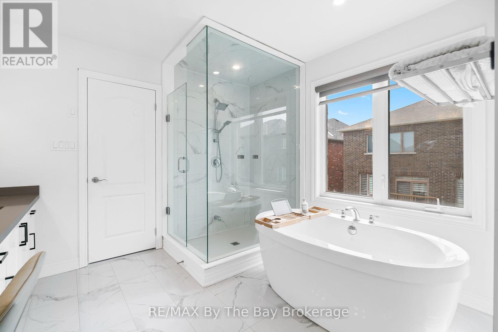 Photo 37 of 28 Frederick Taylor Way, East Gwillimbury ON