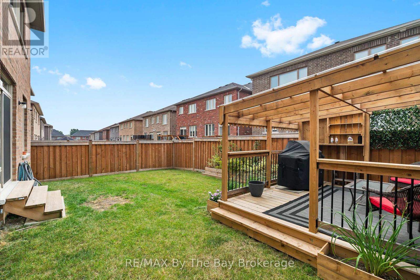 Photo 11 of 28 Frederick Taylor Way, East Gwillimbury ON