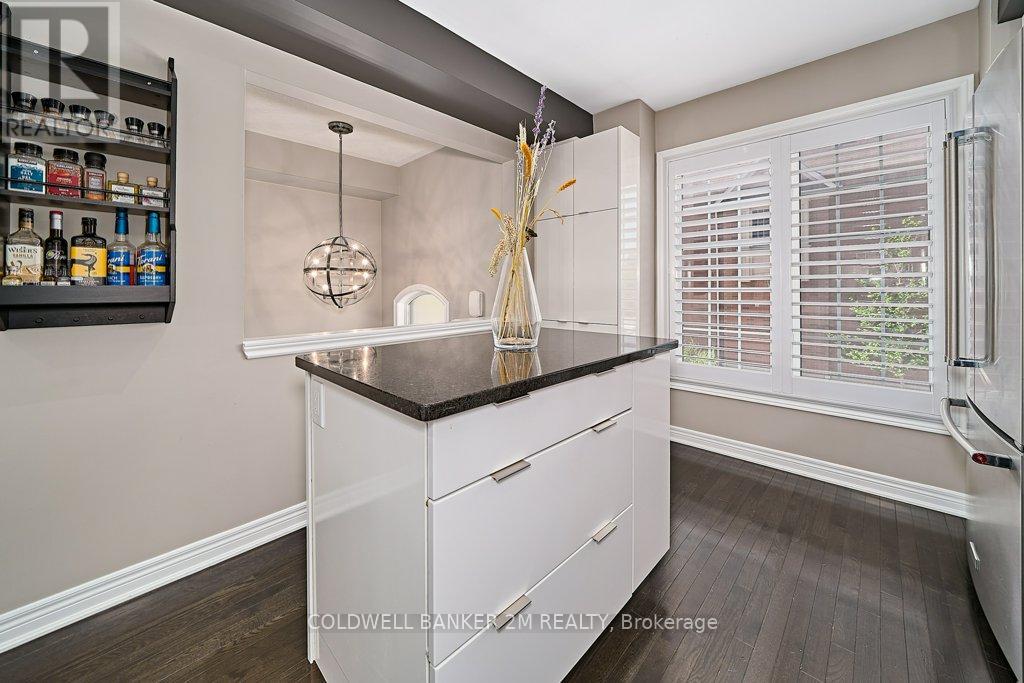Photo 7 of 360 Doak Lane, Newmarket ON