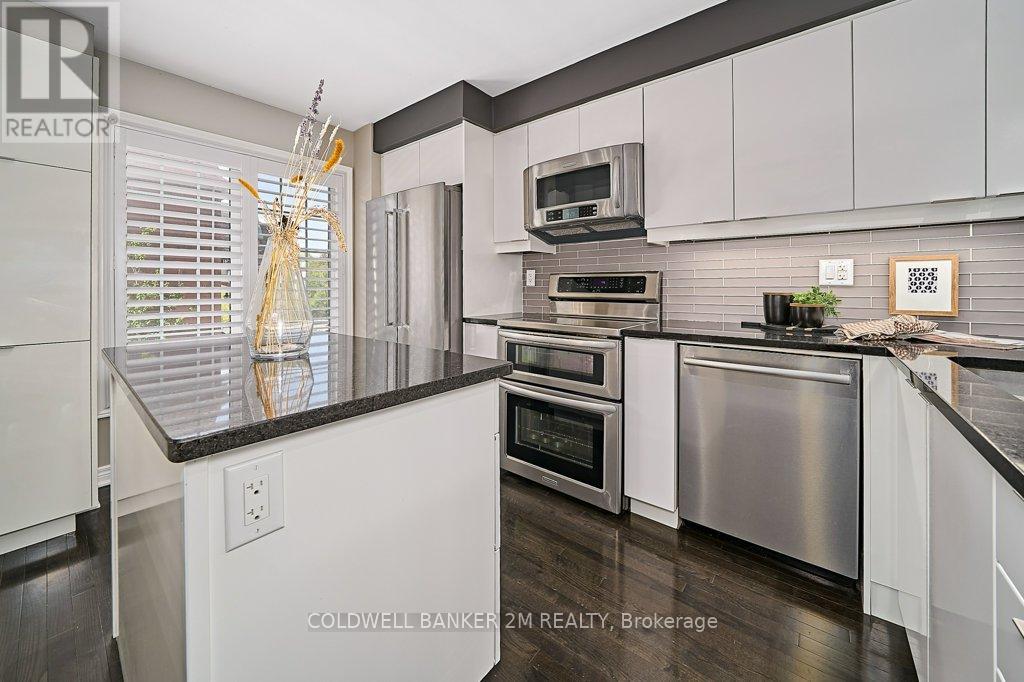 Photo 22 of 360 Doak Lane, Newmarket ON