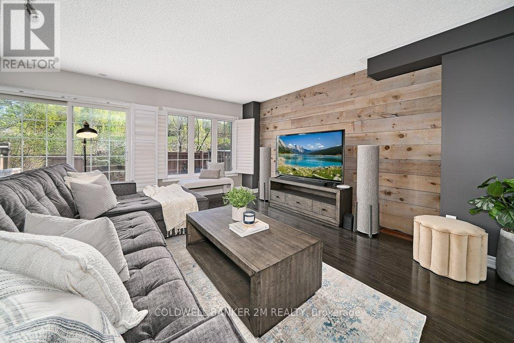 Photo 14 of 360 Doak Lane, Newmarket ON