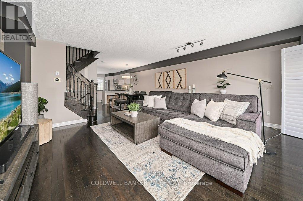Photo 1 of 360 Doak Lane, Newmarket ON