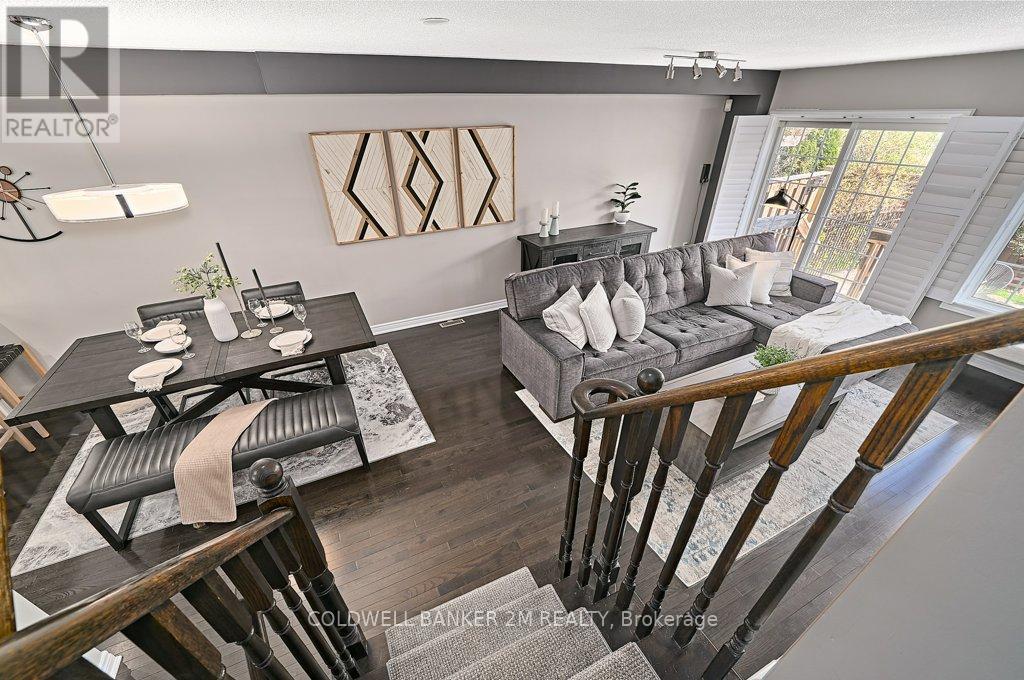 Photo 34 of 360 Doak Lane, Newmarket ON