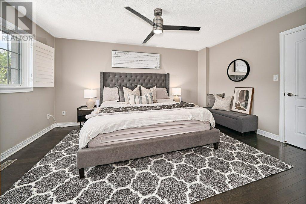 Photo 2 of 360 Doak Lane, Newmarket ON