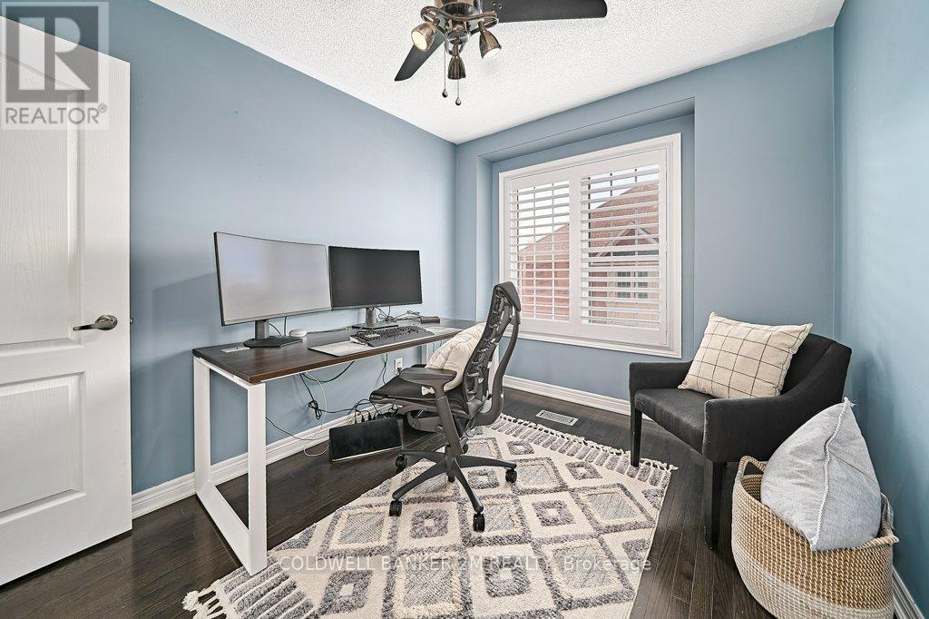 Photo 9 of 360 Doak Lane, Newmarket ON