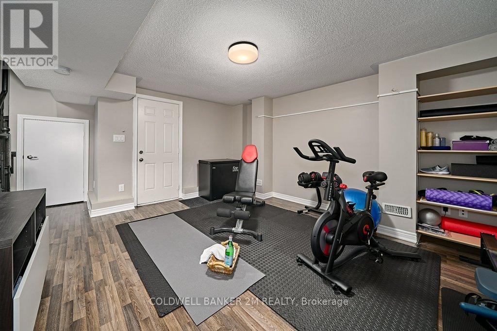 Photo 11 of 360 Doak Lane, Newmarket ON