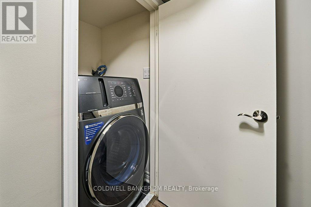 Photo 36 of 360 Doak Lane, Newmarket ON