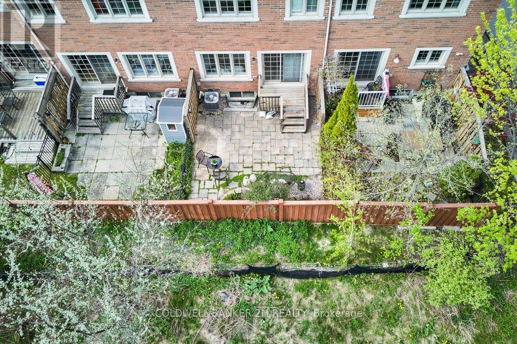 Photo 31 of 360 Doak Lane, Newmarket ON