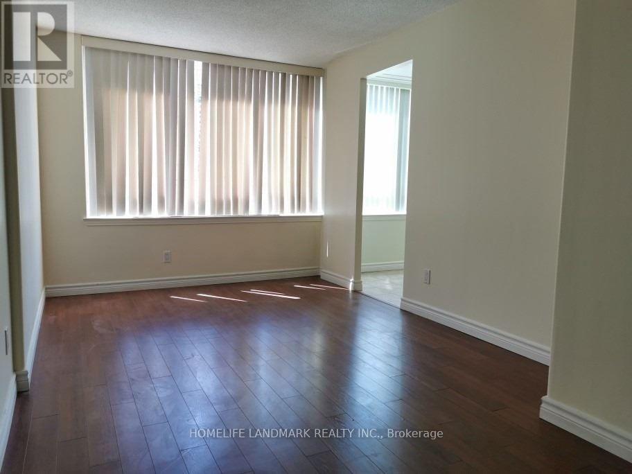 Photo 5 of 1513 633 Bay Street, Toronto ON