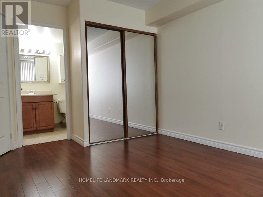 Photo 10 of 1513 633 Bay Street, Toronto ON