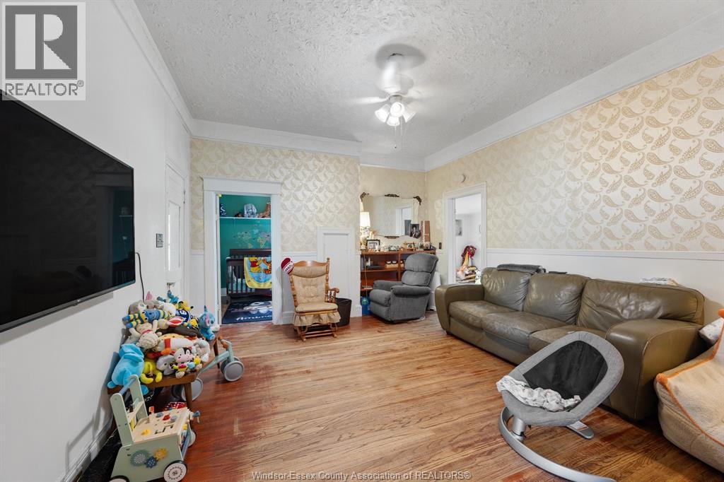 Photo 5 of 40 Orange Street, Leamington ON