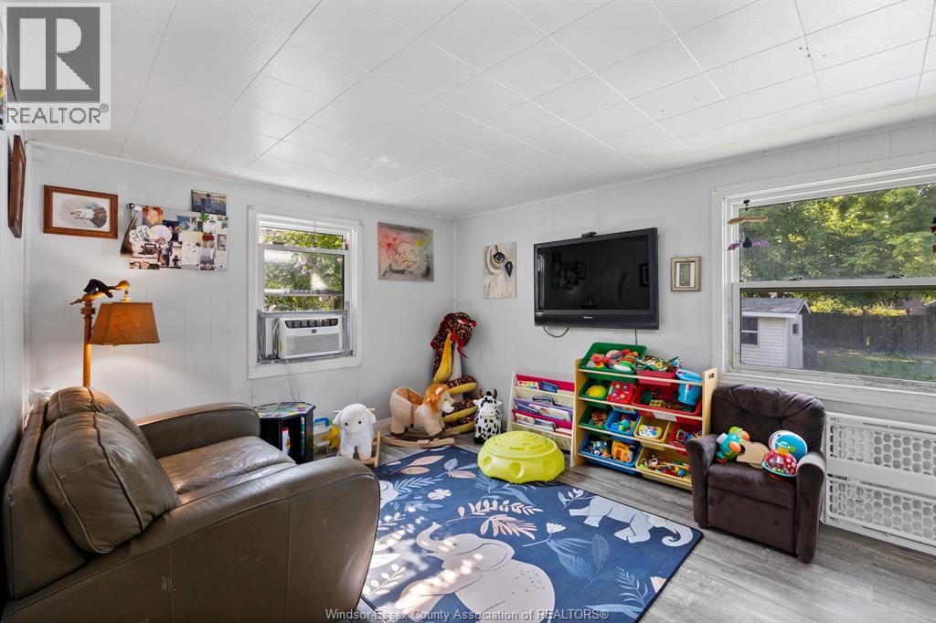 Photo 7 of 40 Orange Street, Leamington ON