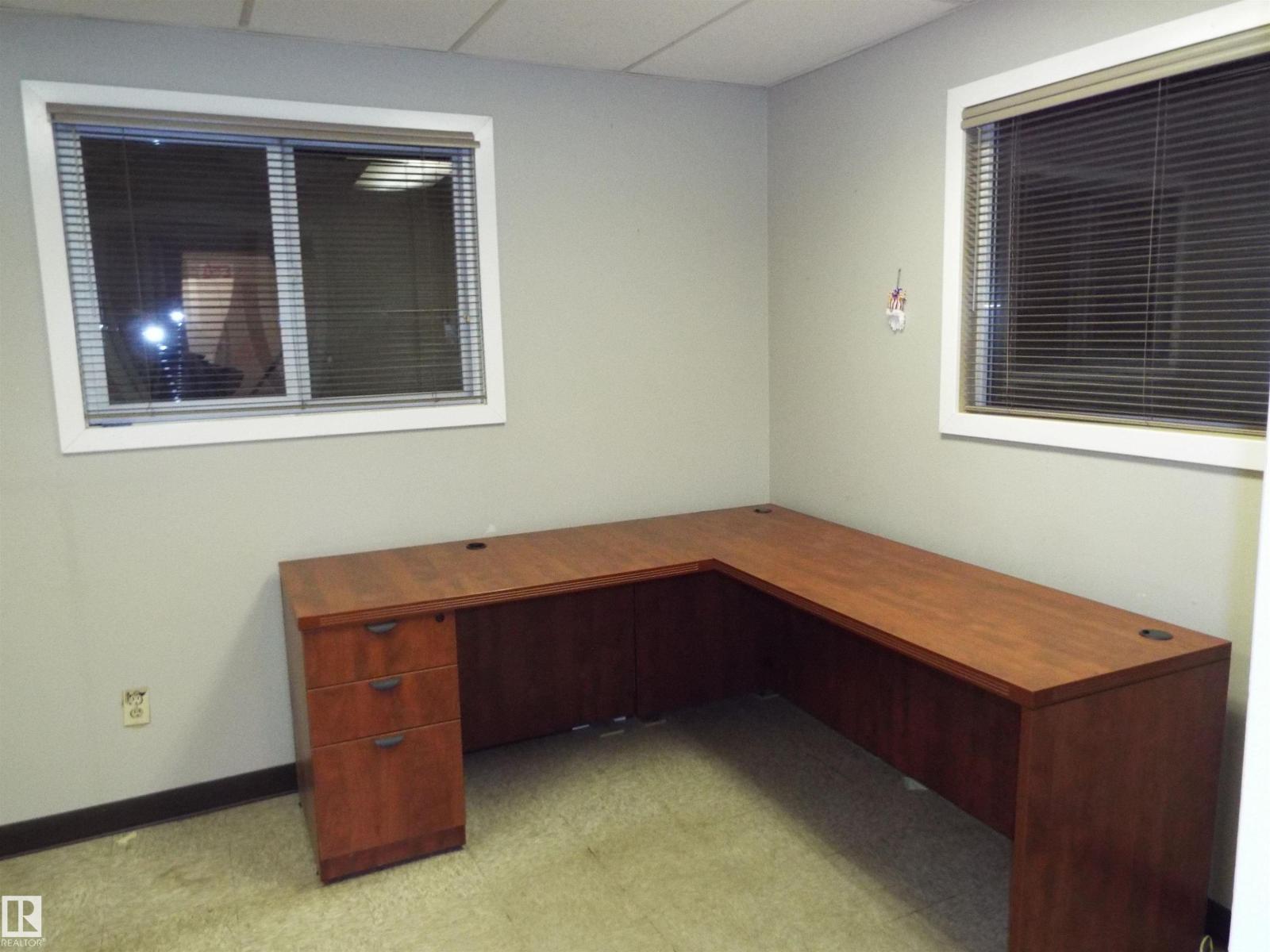 Photo 3 of 5904 44 A St, Leduc AB