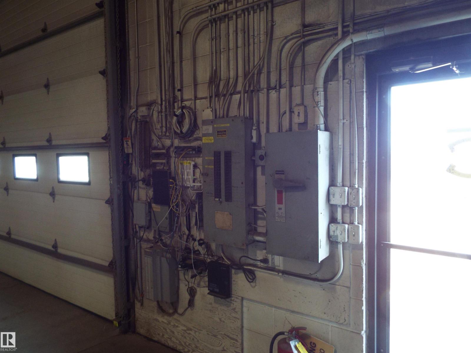 Photo 16 of 5904 44 A St, Leduc AB