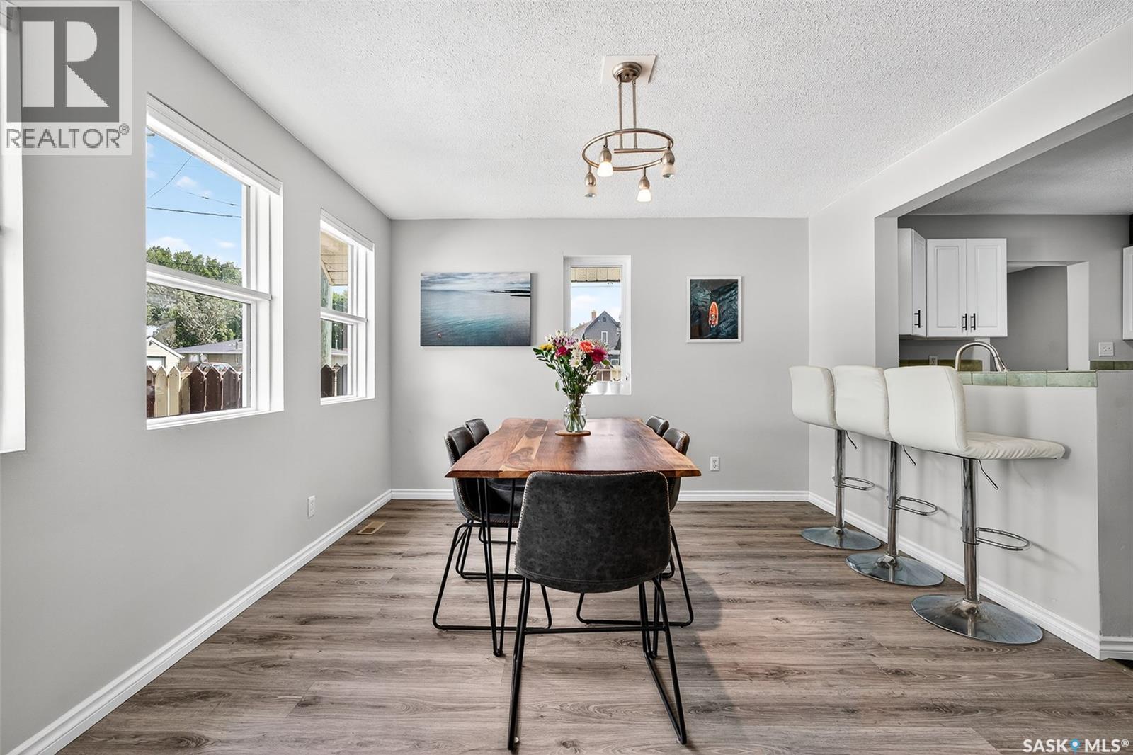 Photo 10 of 1097 Connaught Avenue, Moose Jaw SK