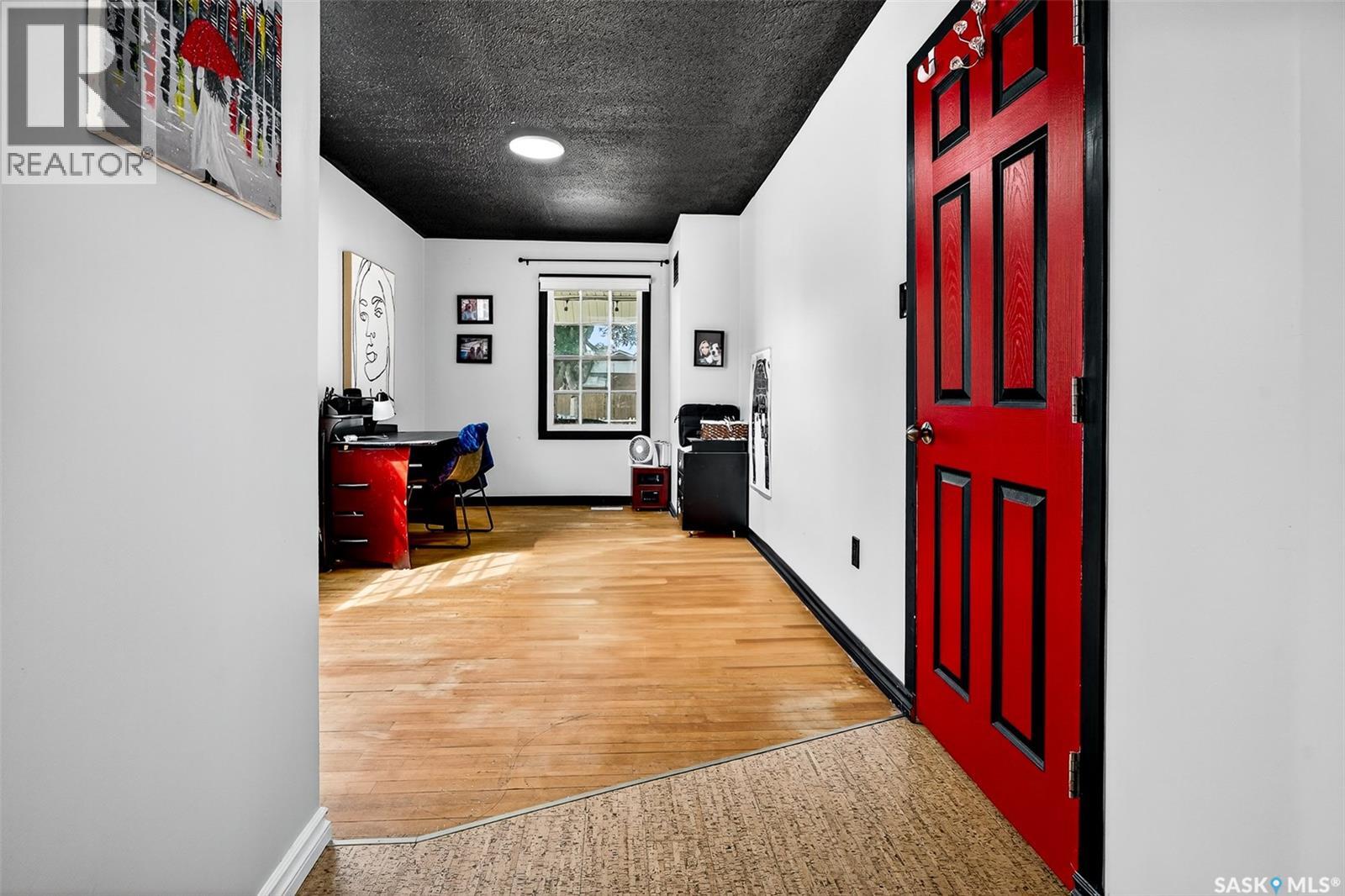 Photo 18 of 1097 Connaught Avenue, Moose Jaw SK