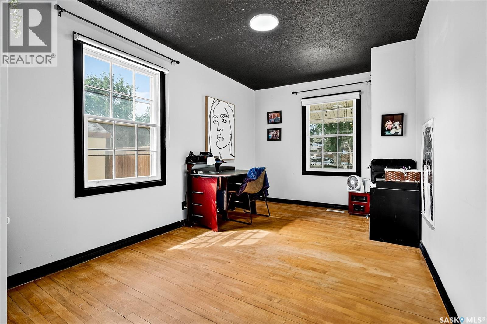 Photo 19 of 1097 Connaught Avenue, Moose Jaw SK