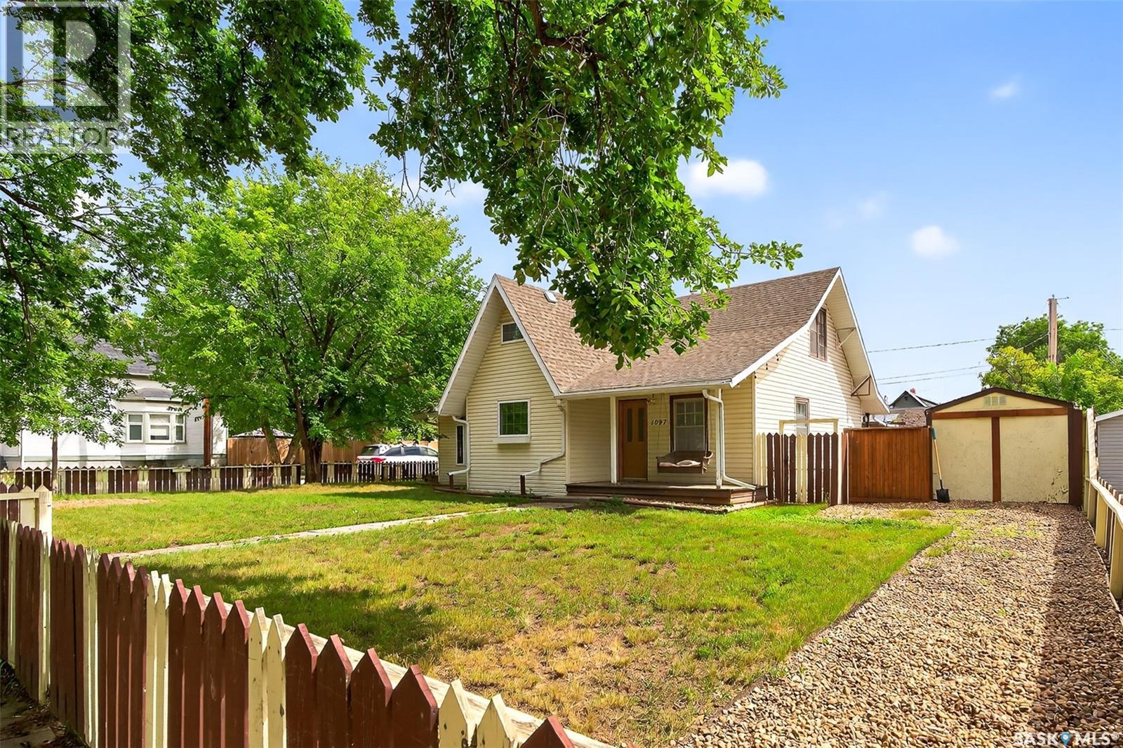 Photo 45 of 1097 Connaught Avenue, Moose Jaw SK
