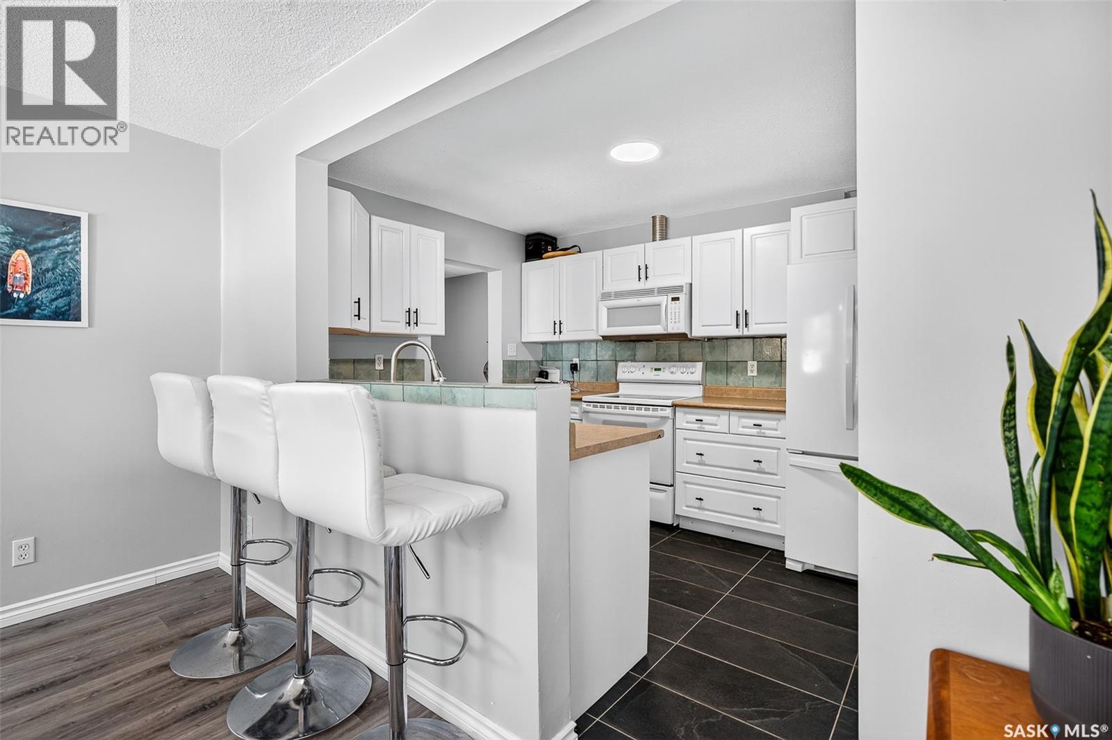Photo 7 of 1097 Connaught Avenue, Moose Jaw SK