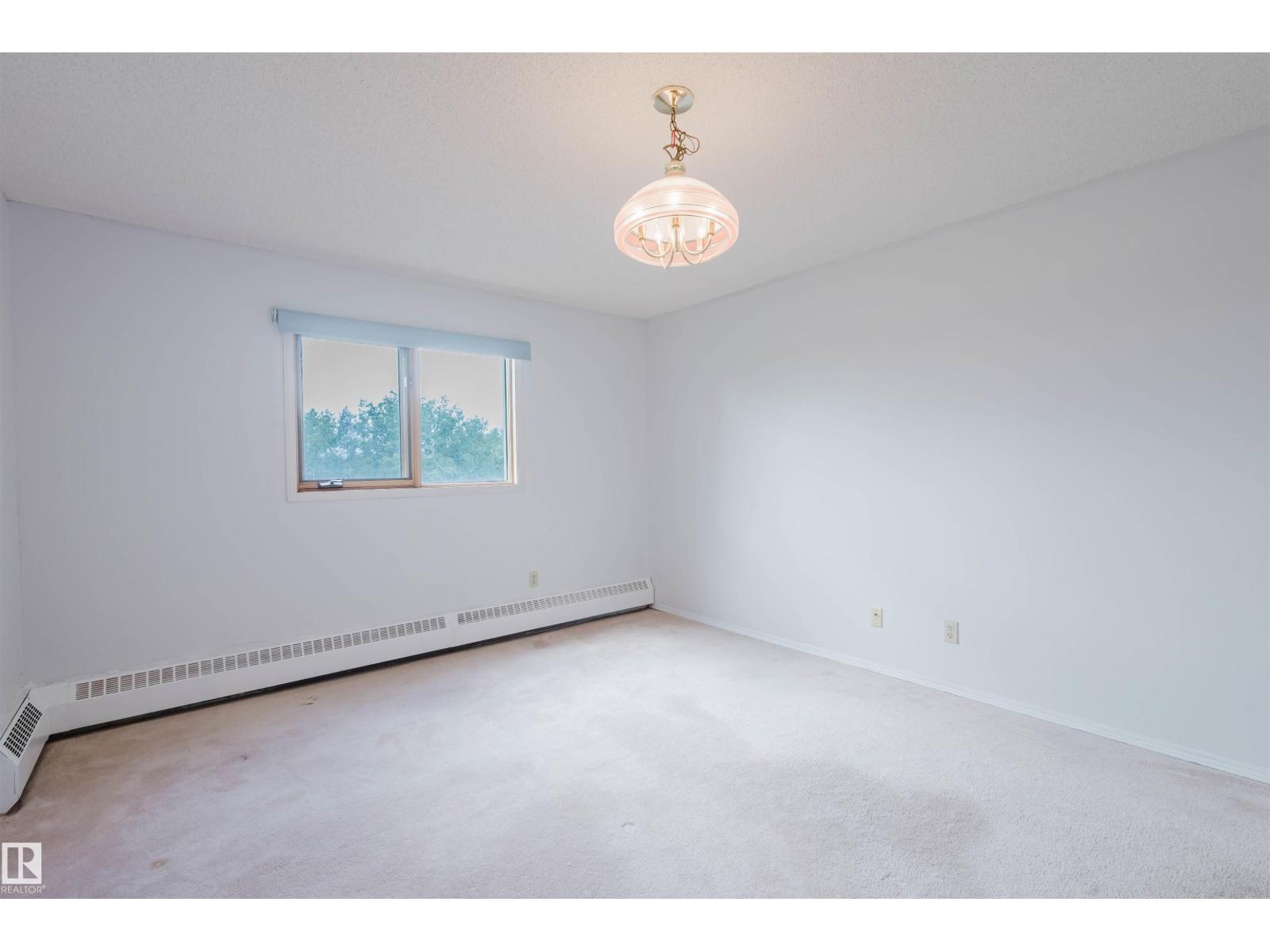 Photo 21 of 402 11020 19 Av Nw, Edmonton AB