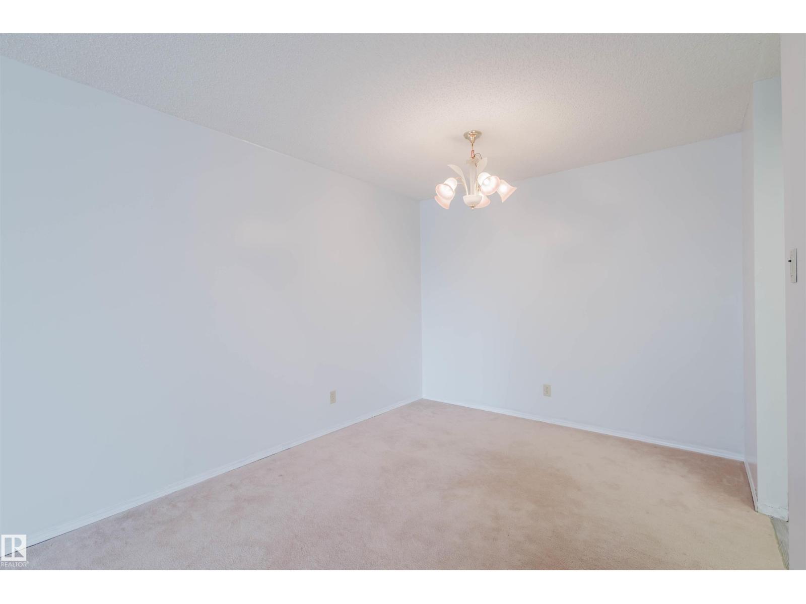 Photo 8 of 402 11020 19 Av Nw, Edmonton AB