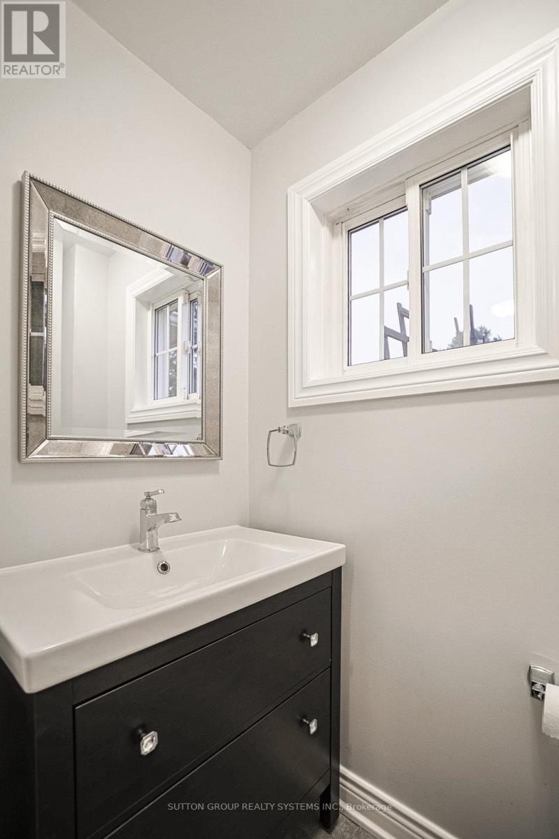 Photo 13 of 160 Allan Drive, Caledon ON