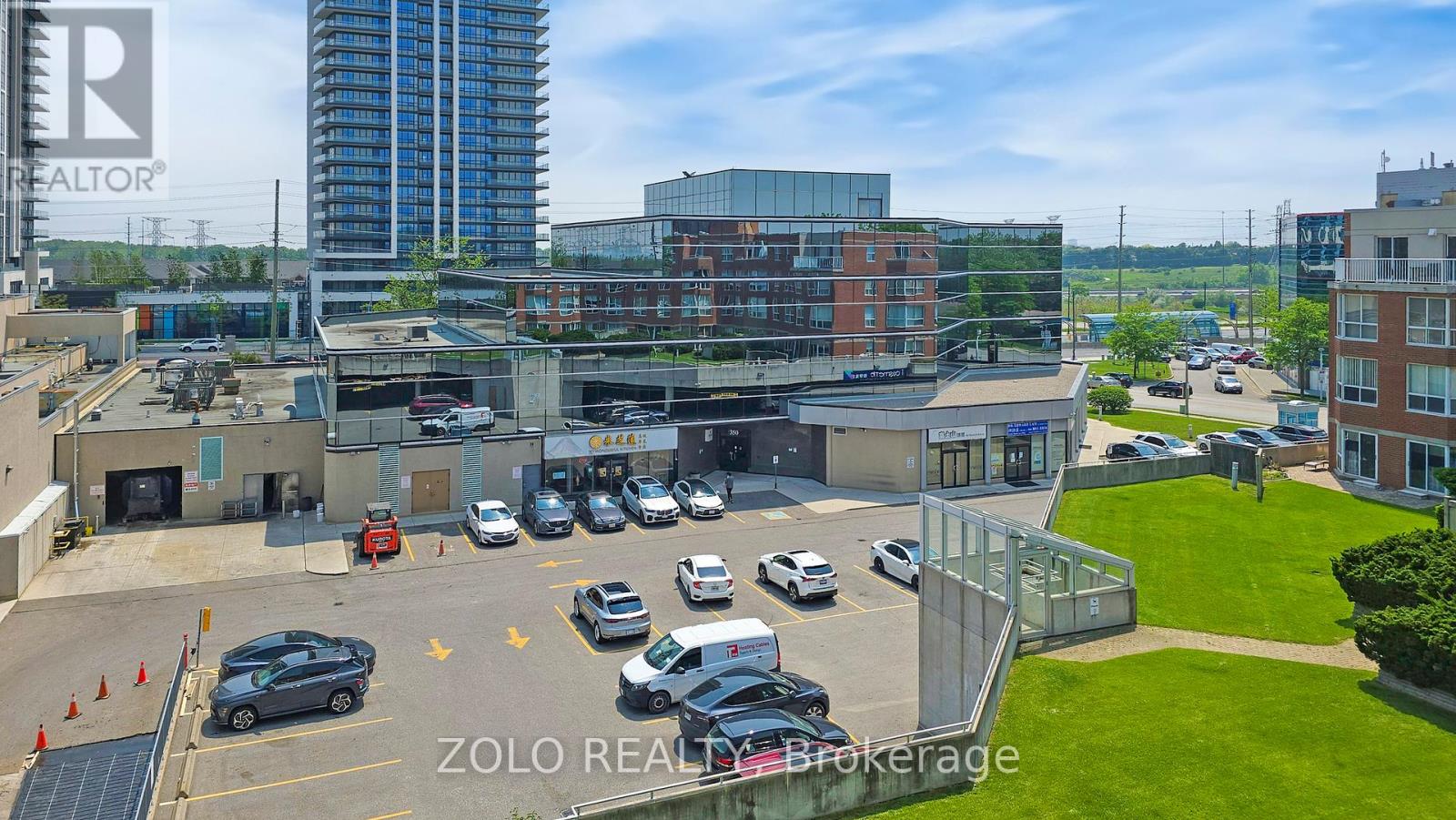 Photo 17 of Ph 4 9 Chalmers Road, Richmond Hill ON