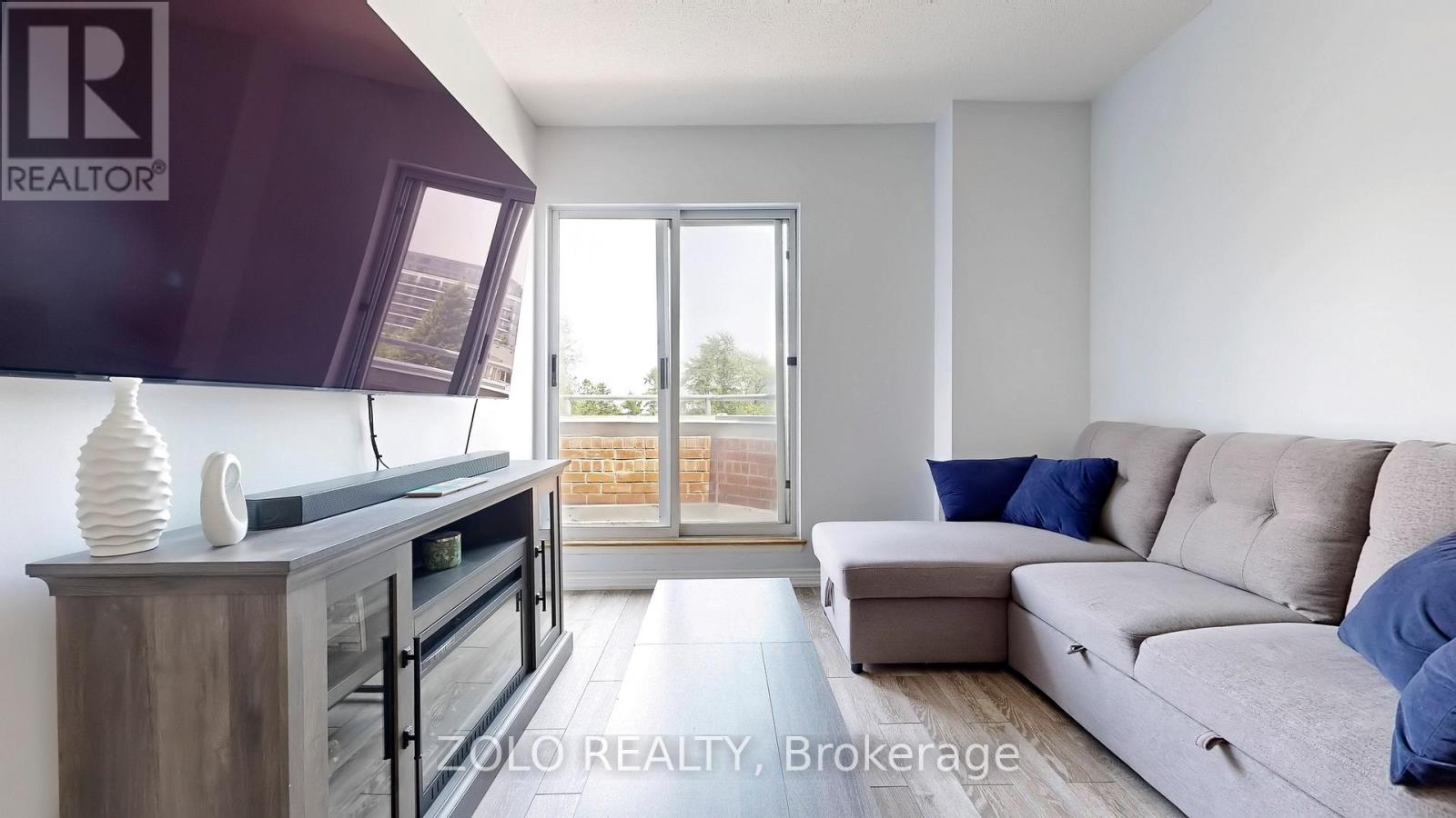 Photo 3 of Ph 4 9 Chalmers Road, Richmond Hill ON