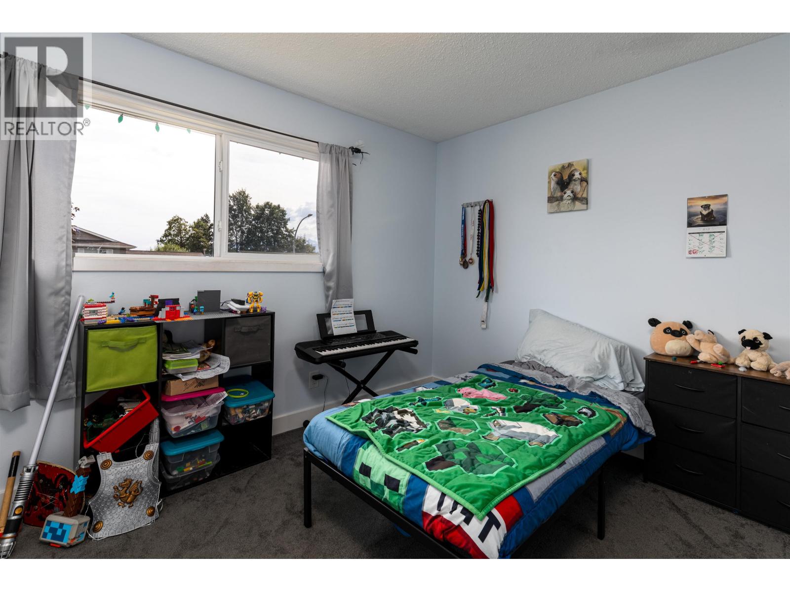 4912 LABELLE Avenue, Terrace