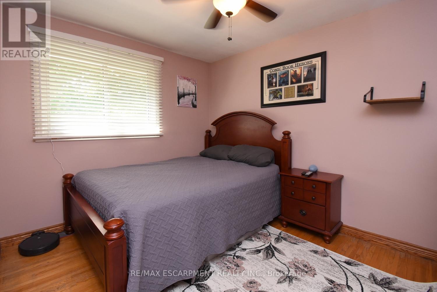 Photo 11 of 54 Chester Road, Hamilton ON