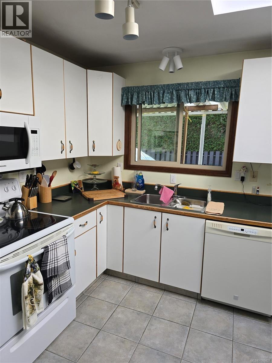  9596 Northlawn Terrace, Sidney