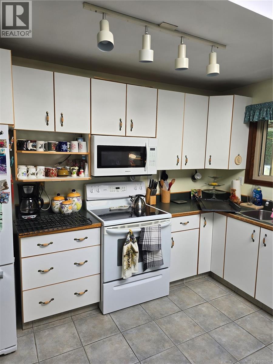  9596 Northlawn Terrace, Sidney